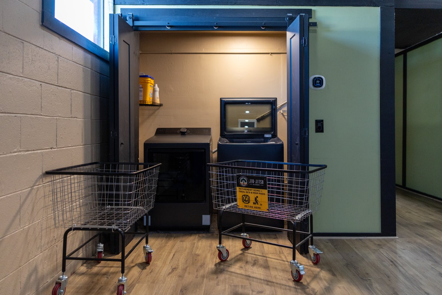 On-site washer, dryer, and gi laundry carts